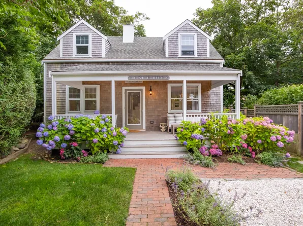 1 Kite Hill Ln, Nantucket, MA 02554