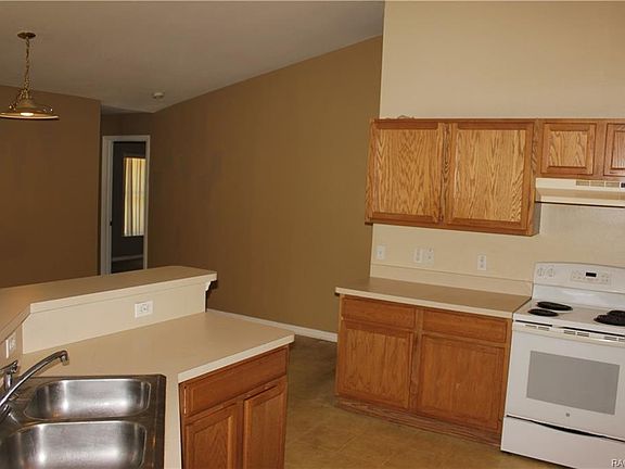 3rd image of 56 Corkwood Blvd