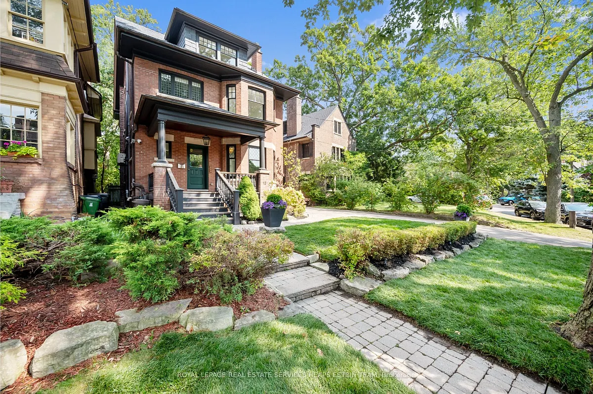 Building Photo - 18 Castle Frank Cres #3