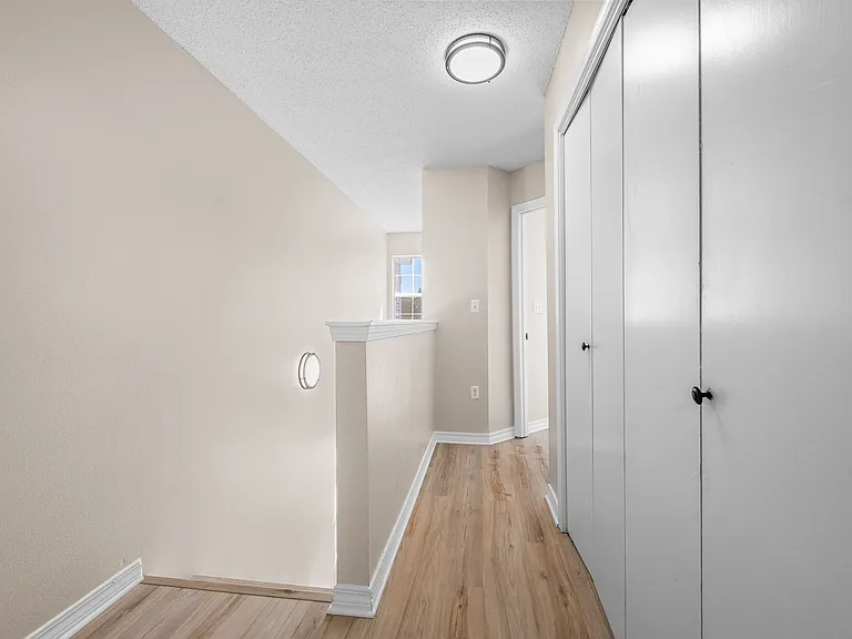 648 Virginia Oak Ct — Photo 25