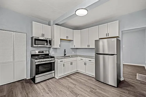 904 Hilltop St #2 Photo 1