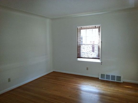 4th image of 1928 Bacon Ave