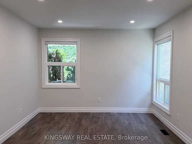 3123 Bartholomew Cres — Photo 5