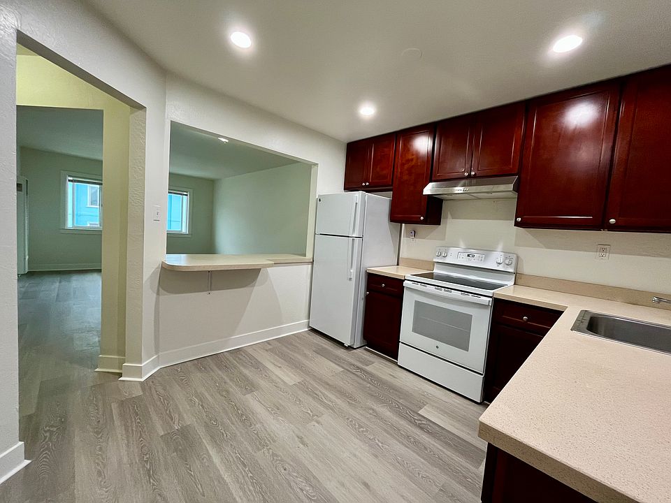 1st image of 25 1st Ave APT 3