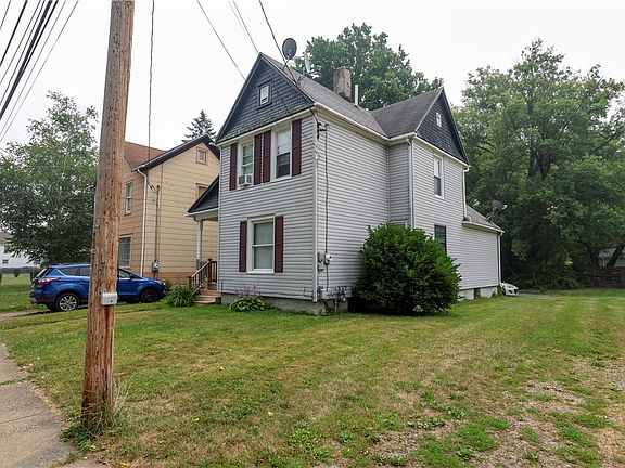 2nd image of 461 W Hudson St