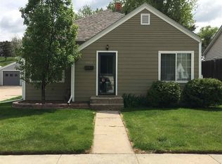 1018 Kingsbury St, Belle Fourche, SD 57717