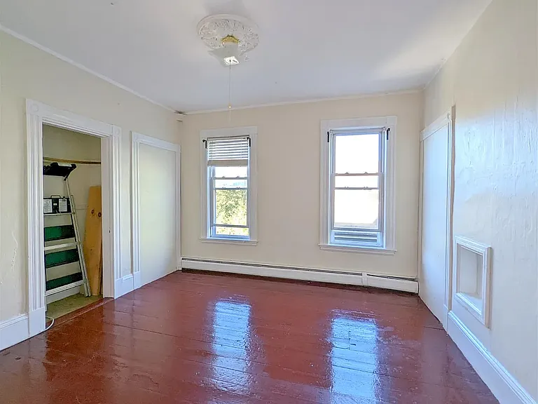 26 Thorndike St — Photo 13