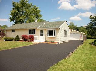 1450 W Broadview Ave, Crete, IL 60417