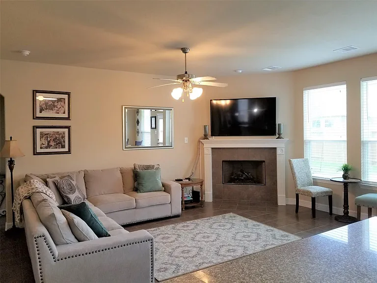 2566 Riverway Dr — Photo 5
