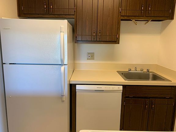 4th image of 1630 Lincoln St #7