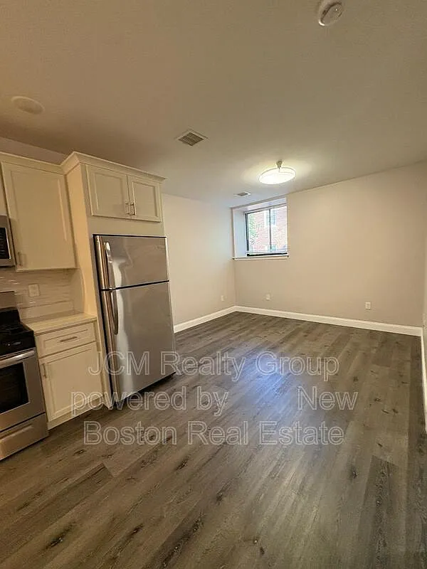 1 bed, 1.0 bath, 700 sqft, $2,050 — Photo 3