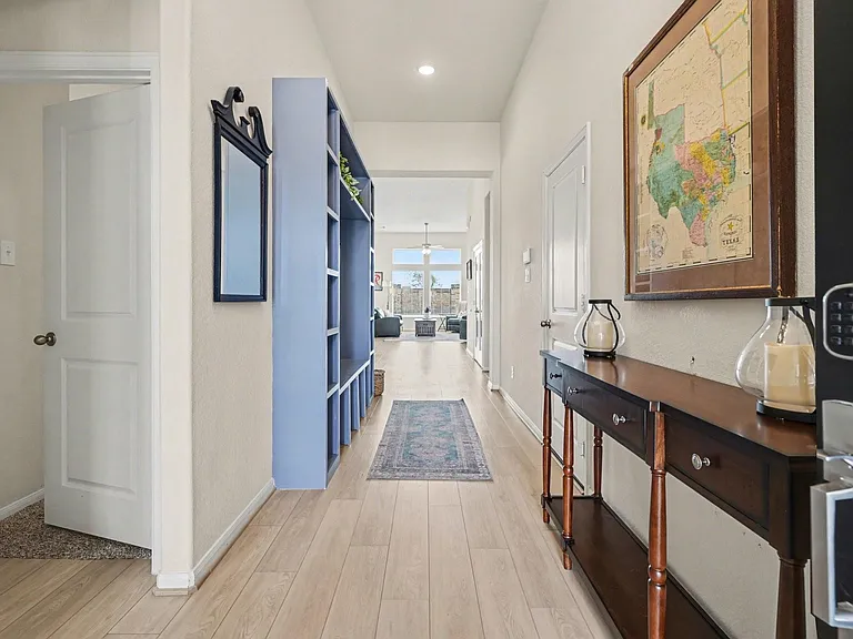 2214 Lierna Dr — Photo 4