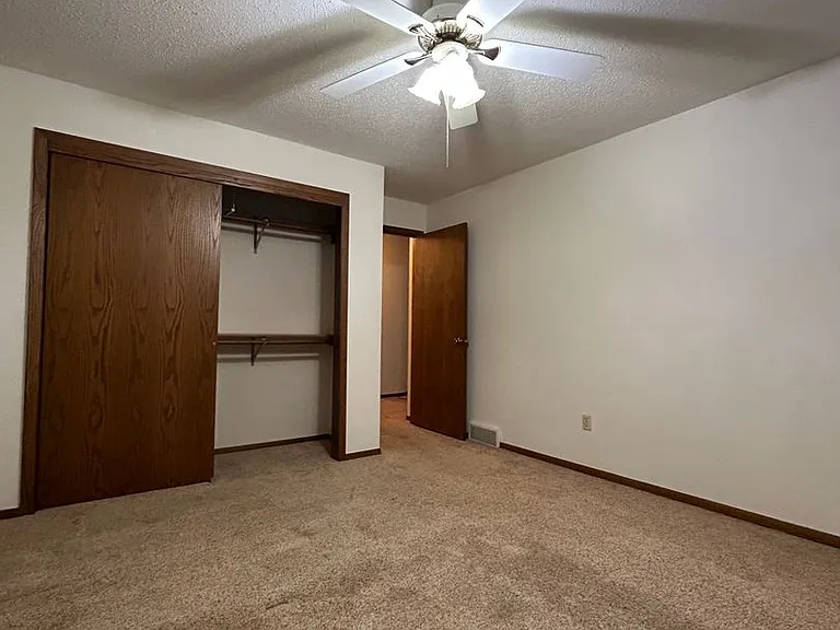 3617 Parkwood Pl — Photo 2