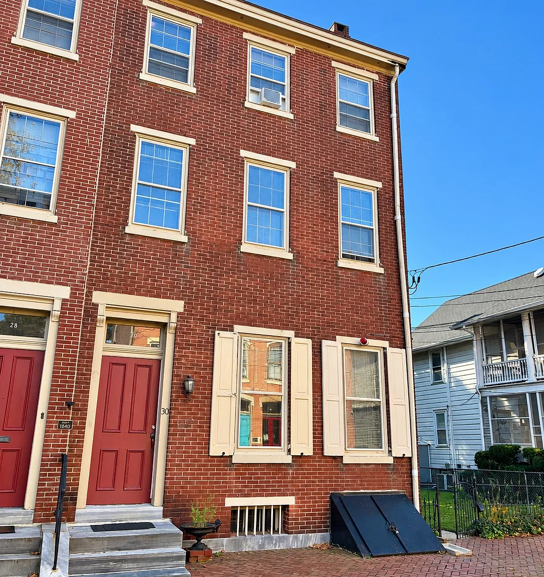 1 bed, 334 sqft, $1,100 — Photo 1