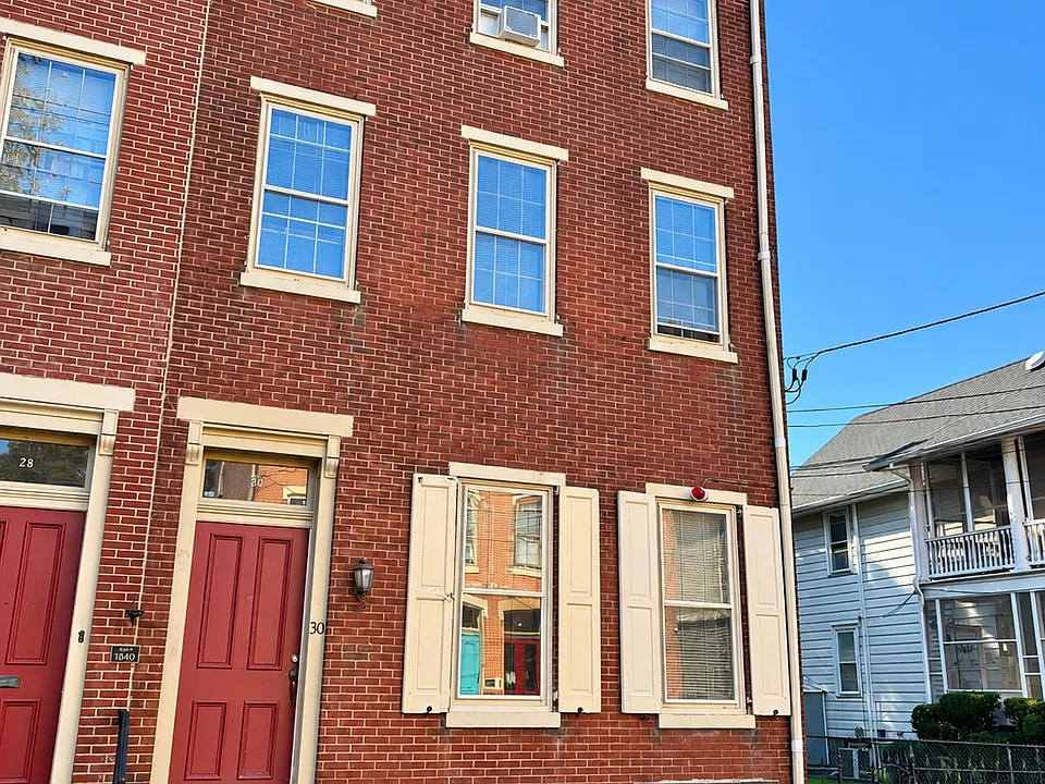30 W Union St #C