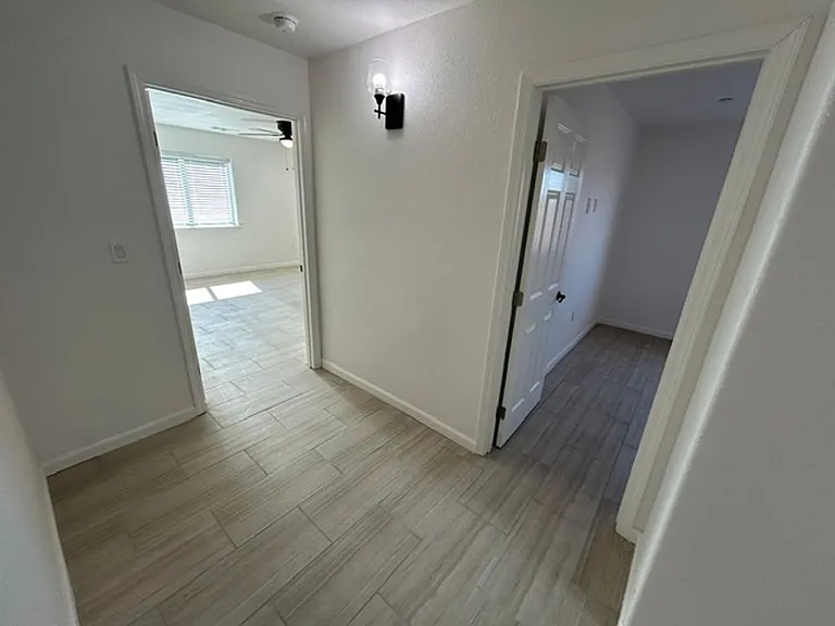 820 N Cypress St — Photo 6