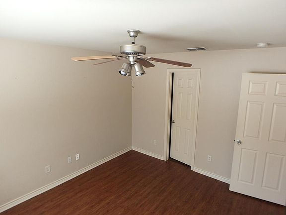 4th image of 2652 Westminster Dr #1