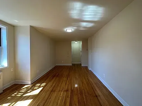 143-36 Barclay Avenue image 4 of 5