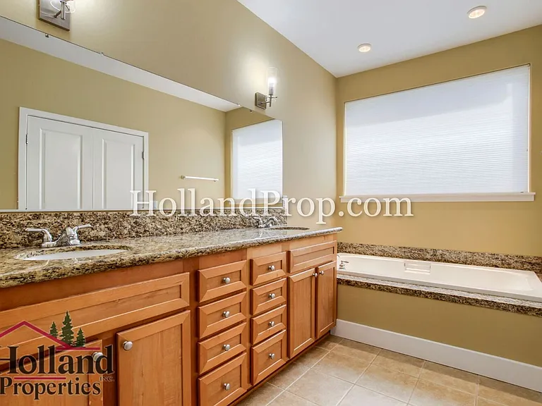 4859 SE Vintage Pl — Photo 13