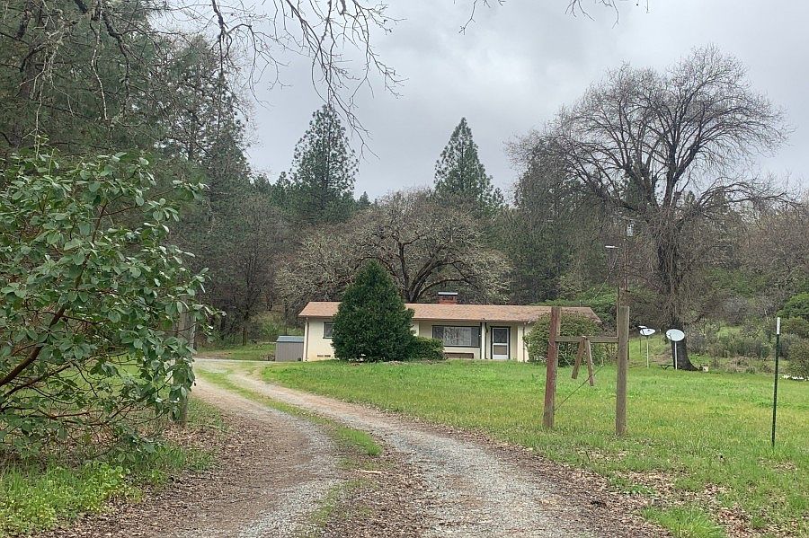 1st image of 22506 Oak Ln