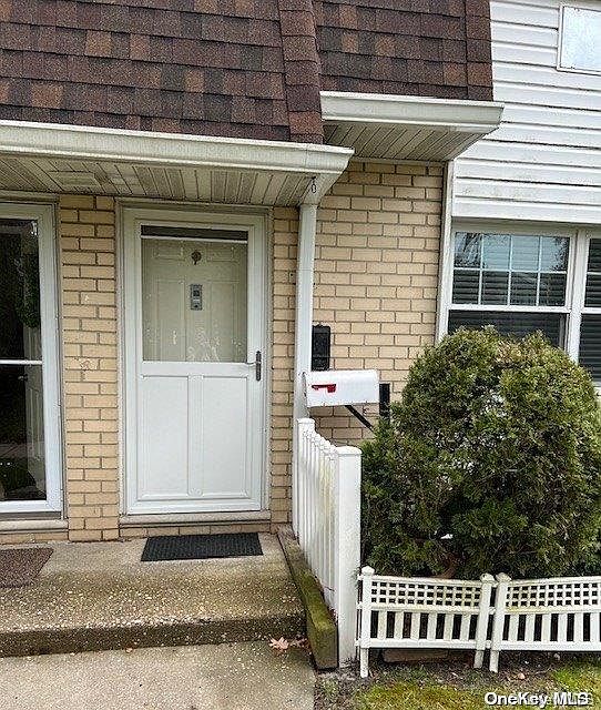 1st image of 10 Glen Hollow Drive #C56