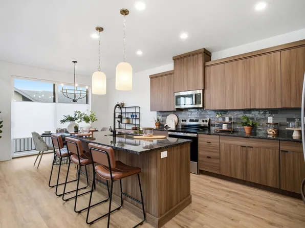 189 E 210 N #8, North Salt Lake, UT 84054