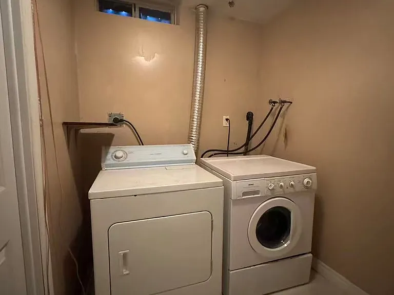 7267 Aldercrest Dr — Photo 28