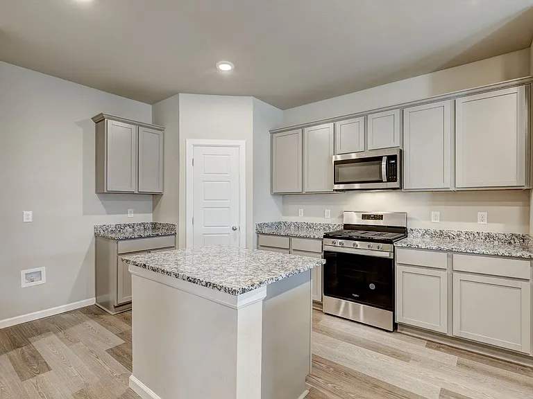 10508 SW 41st Pl — Photo 5