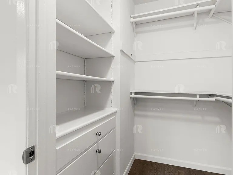 (An/Ti/Yo:B) 4216 Mary Ellen Avenue — Photo 11