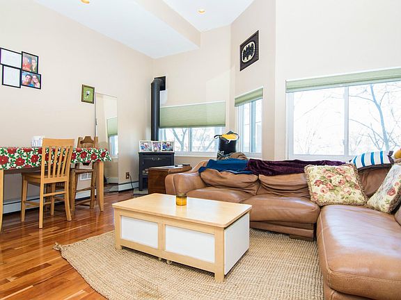 4th image of 97 Tompkins Cir