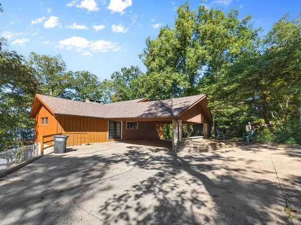 10911 E Mona Dr, Huntingburg, IN 47542