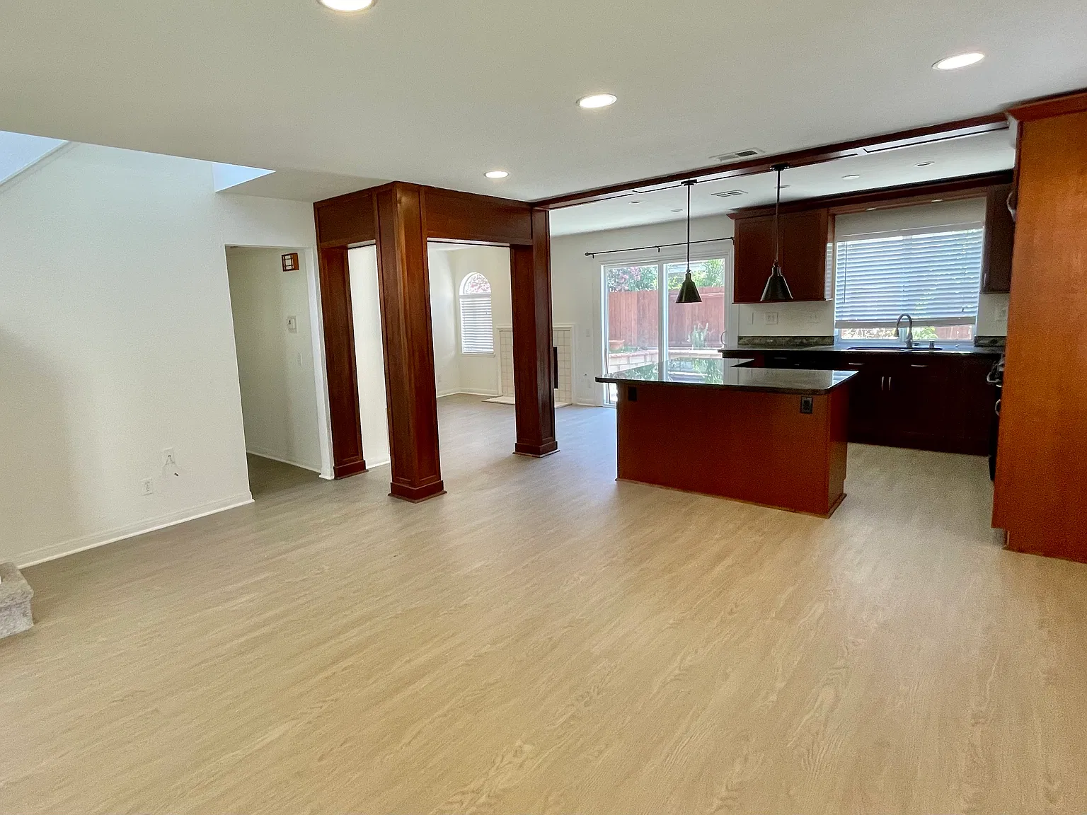 3 bed, 2.5 bath, 1476 sqft, $3,200 — Photo 3