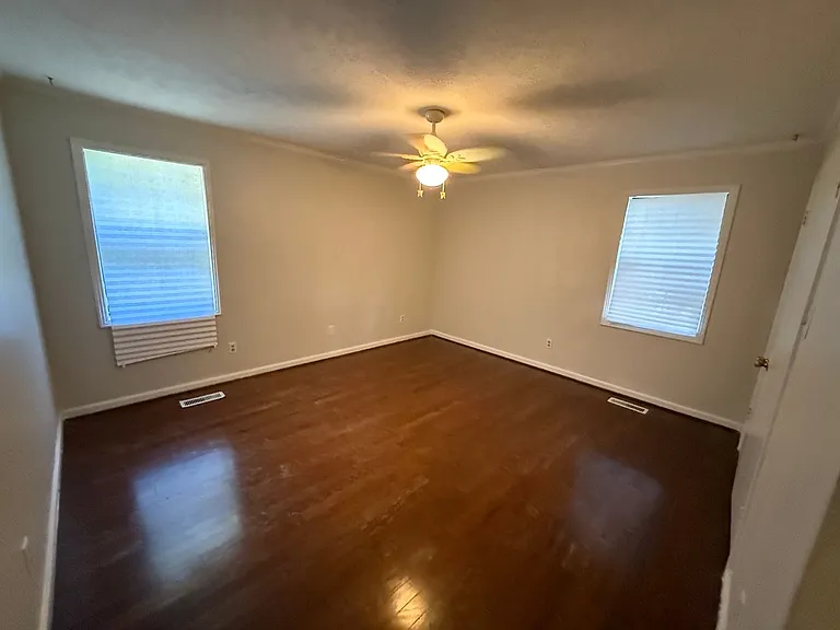 102 Hickory Hill Dr #B — Photo 9