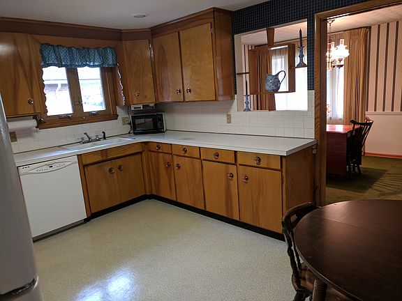 4th image of 320 Whitfield Ave