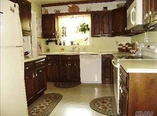 23 Morris St, Amityville, NY 11701