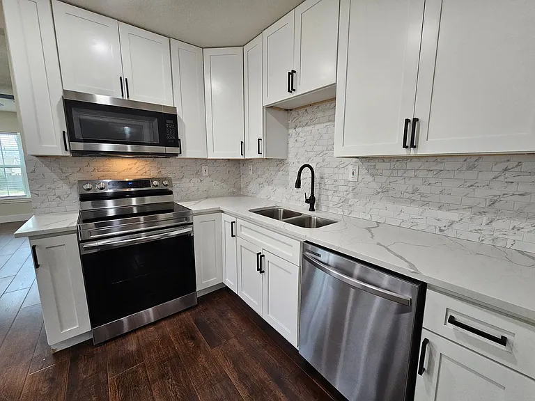 213 N Hampton Rd — Photo 13
