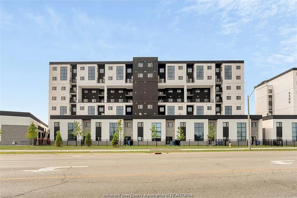 2 bed, 2.0 bath, $2,200 — Photo 1