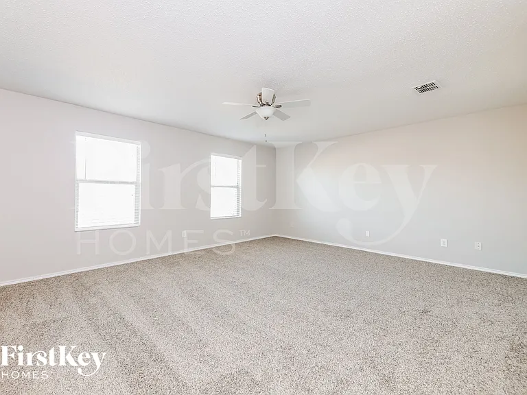 4519 Green Meadow Dr — Photo 9