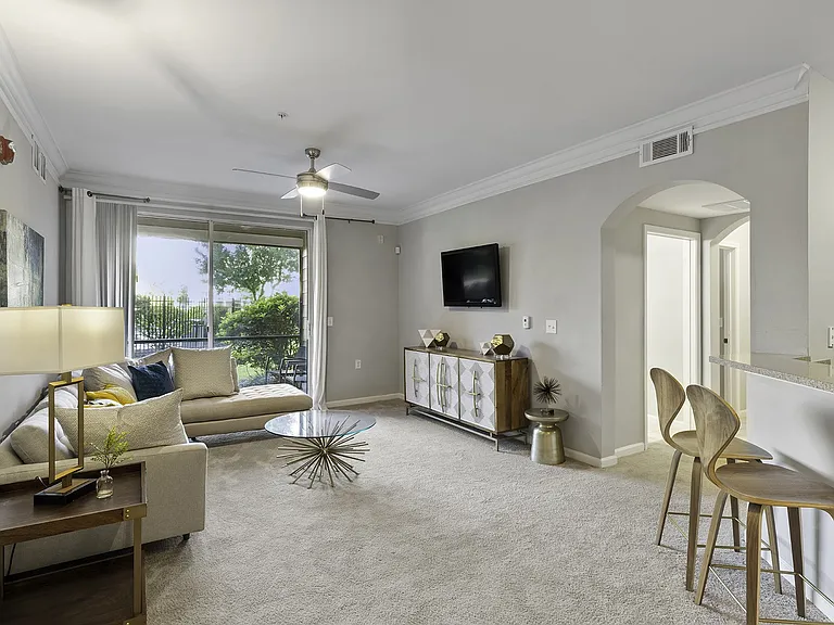 Courtney Station Apartments — Photo 17
