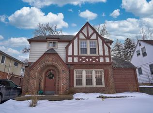 3511 Sunset Dr, Flint, MI 48503