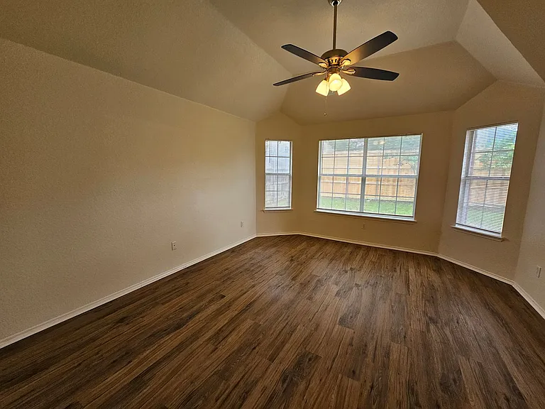 4320 Palmdale Dr — Photo 35