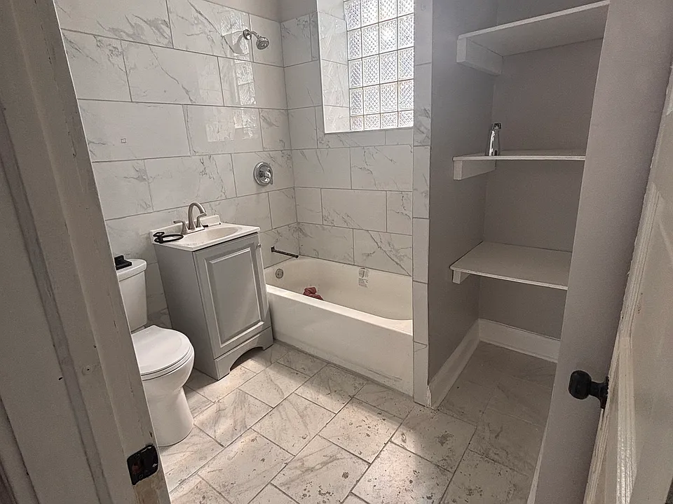 2427 S Spaulding Ave #3