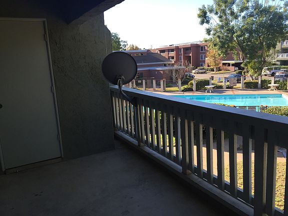 4th image of 1050 E Washington Ave APT 52