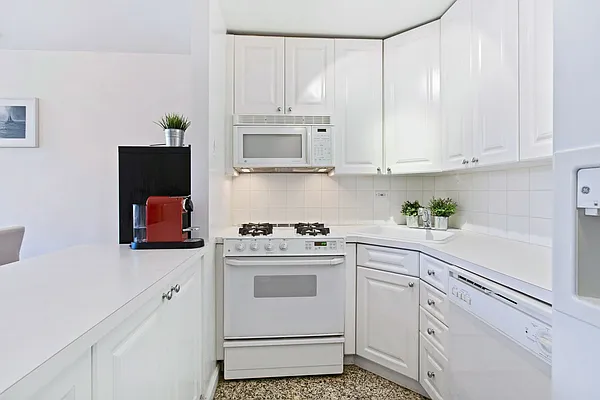 Sold by Compass | media 1