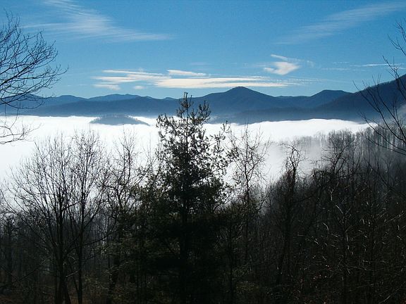 4th image of 1280 Upward Way