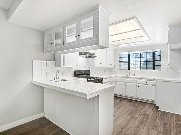 2nd image of 4581-4597 Palm Ave