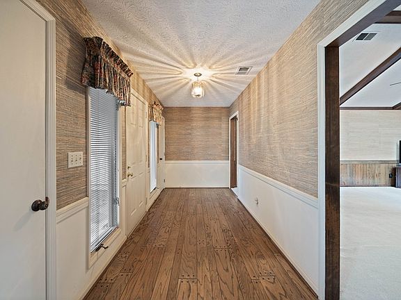 3rd image of 1801 Biggers Rd