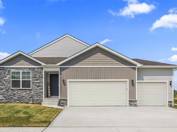 1028 Cove St SE, Bondurant, IA 50035