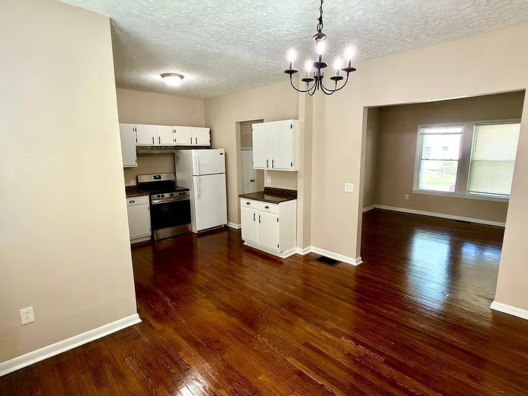 463 Averill Ave — Photo 8