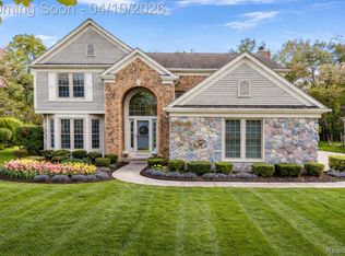 47651 Red Run Dr, Canton, MI